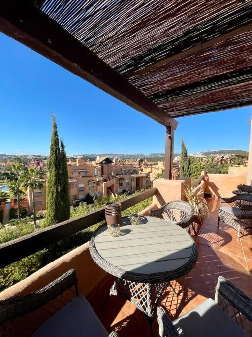 Schoenes Penthouse Mit Meerblick Pura Vida Bahia de Casares Luaran gambar